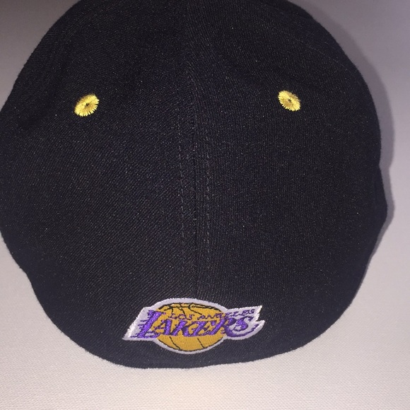 Lakers NBA Flexfit Hat Cap LG/XL - Picture 3 of 7